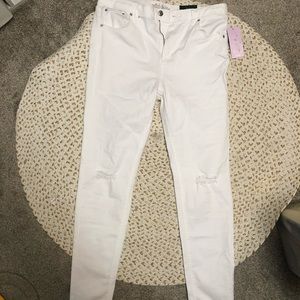 White skinny jeans